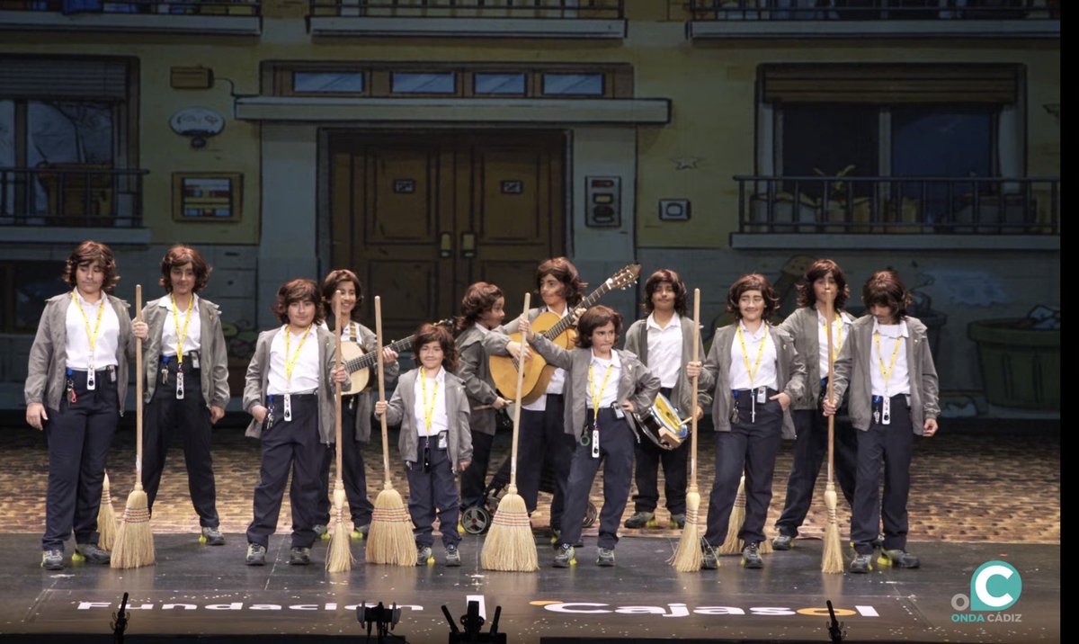 Parad todo lo que estéis haciendo, acaba de salir en infantiles una chirigota que va de Emilio de Aquí no hay quien viva