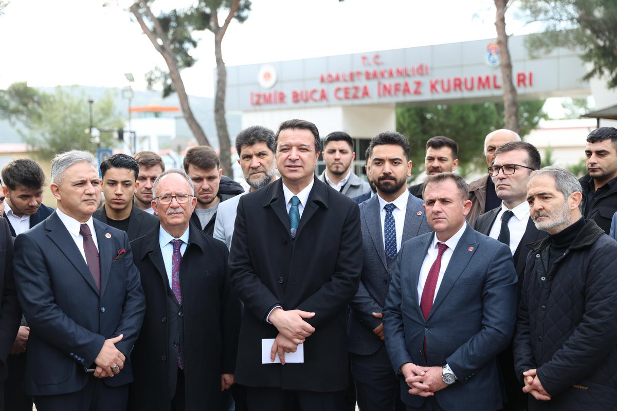 Beni ve ailemi ziyaret ederek dayanışmasını hissettiren Saadet Partisi Genel Başkanı Sayın Mahmut Arıkan’a ve heyetine gönülden teşekkür ediyorum.

Yaşadığımız hukuksuzluklara karşı sesime ses olması, yalnız olmadığımızı hissettirmesi hem şahsım hem de ailem adına çok