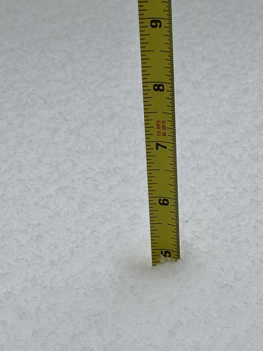 teahan22's tweet photo. @capitalweather North Laurel changing to sleet https://t.co/j2A57Uktqs