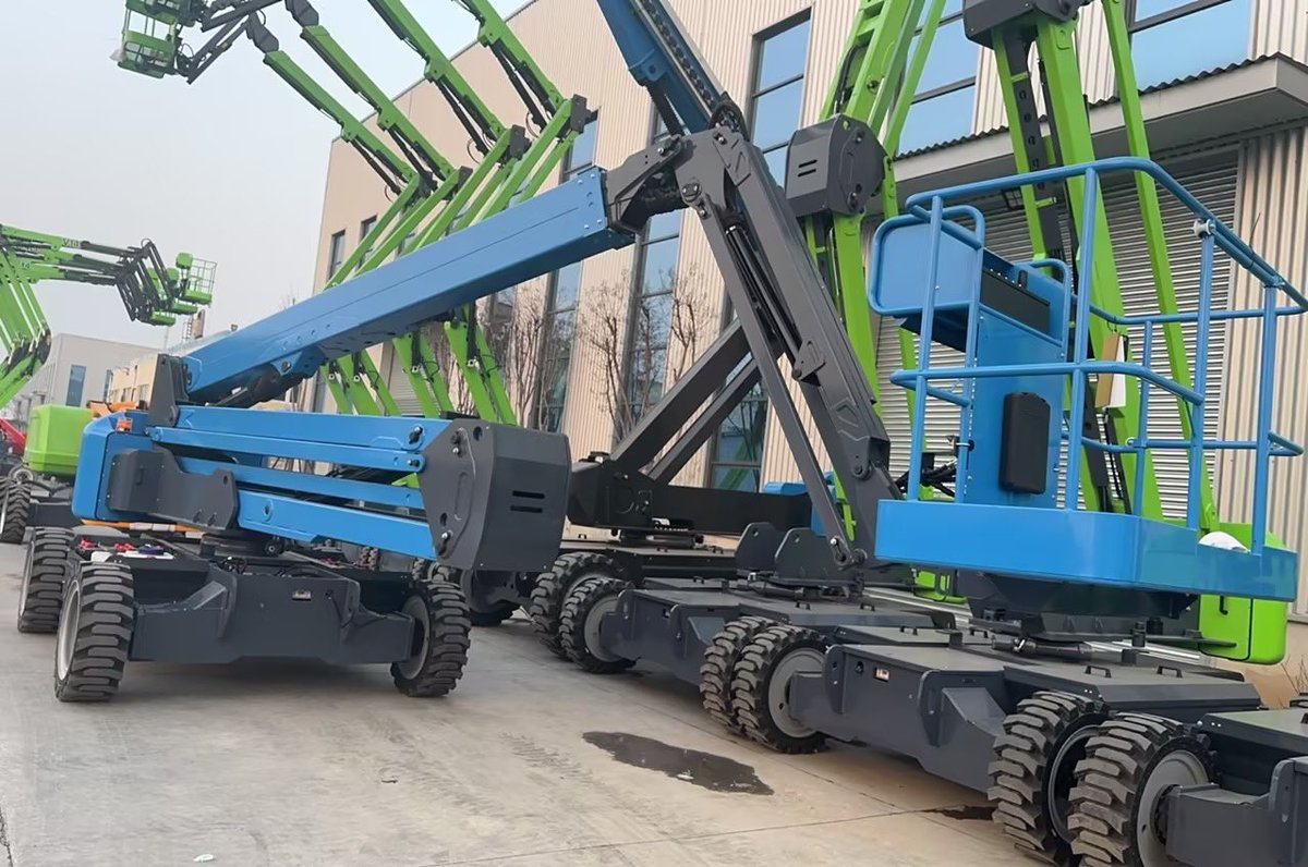 RicJamie2222's tweet image. One operator, infinite possibilities. 👤 Control everything from the platform. Move, lift, and rotate without ever stepping down. 🕹️ #ProductivityBoost #Jovoo