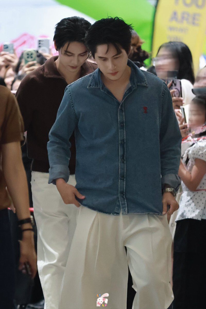 lily_flowerpot's tweet image. แทบทุกรูปมีแต่รูปแสงน้อย มืดๆ แต่ไม่เป็นไร ((เสียงพี่เกด))เสียเซลฟ์มั้ย บอกตรงๆว่าไม่ ถ้าพี่งัด(แสง)ออกมาขนาดนี้แล้วอ่ะ 5555555