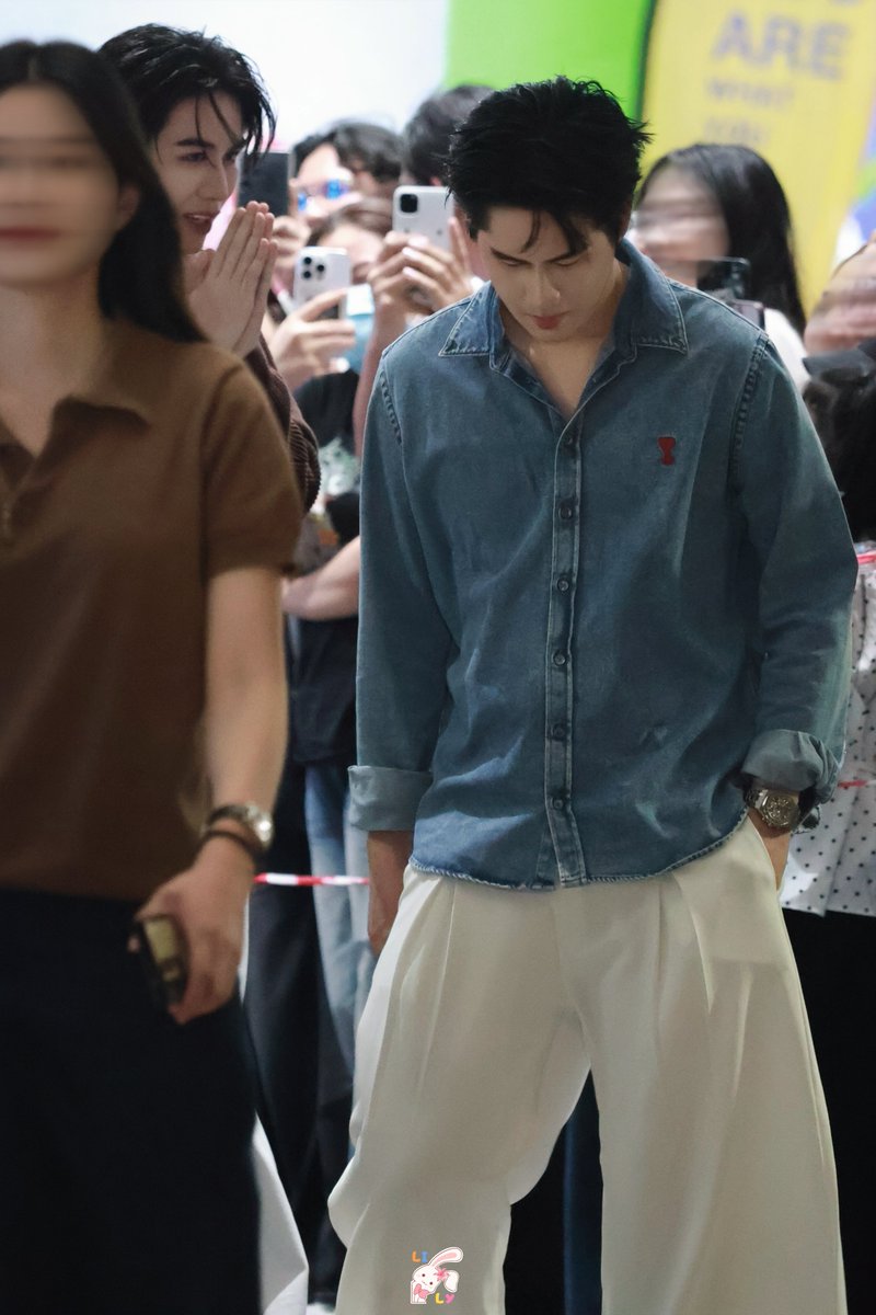 lily_flowerpot's tweet image. แทบทุกรูปมีแต่รูปแสงน้อย มืดๆ แต่ไม่เป็นไร ((เสียงพี่เกด))เสียเซลฟ์มั้ย บอกตรงๆว่าไม่ ถ้าพี่งัด(แสง)ออกมาขนาดนี้แล้วอ่ะ 5555555