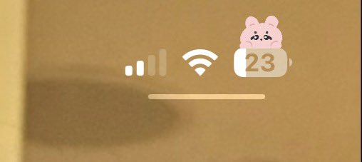 letter_i2's tweet image. 🐻🦊🐰🐶
배터리 꾸미는법..!⚡️

🔗drive.google.com/drive/folders/…

- 링크에 들어가서 png 이미지 다운
- png 이미지를 배경화면 하고 싶은 이미지 위에 올린다!
- 배터리 위치에 맞게 배경 설정을 한다!
- 짜잔〰️