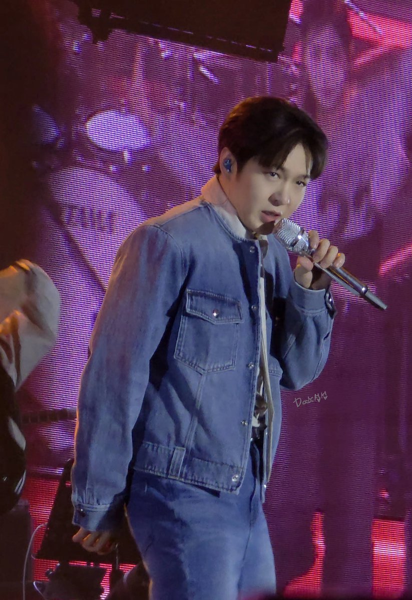 25.01.25 일 수원 막콘
아.... 이 사람 왜.....아....
할말을 잃게 하는구나...
#이창섭 #LEECHANGSUB 
#이별_이_별 #ENDAND
#수워_막콘 #전투_끝