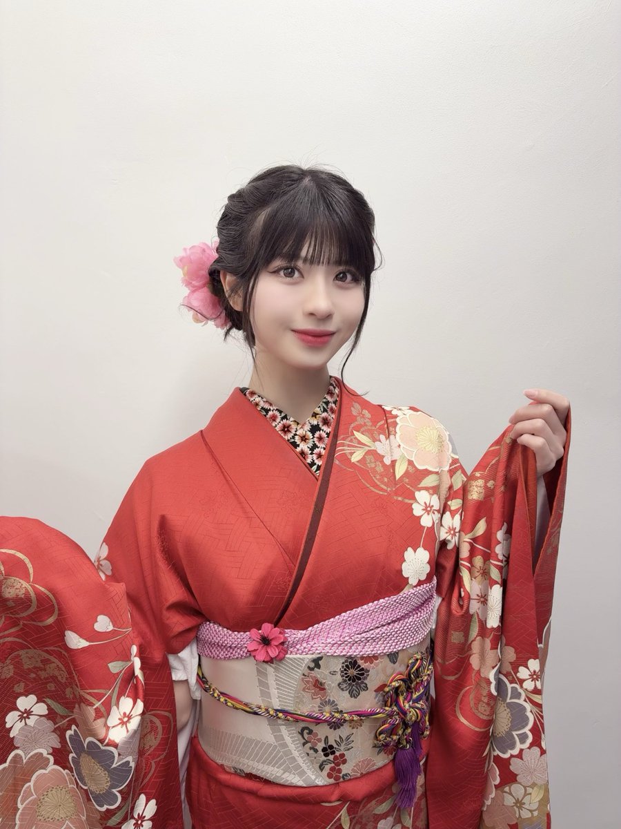 改めて、

#MARUKADO 着物スペシャル特典会👘

ありがとうございました！！
この色の着物を着たの、十何年かぶりだった❤️‍🔥

みんなとの思い出が増えていって嬉しい💭