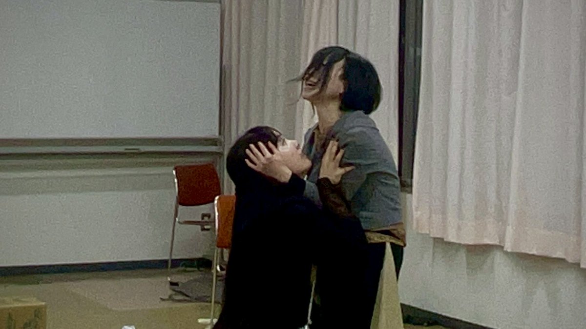 ・もう今週！  #脆弱に飛べ ・
最終稽古でした！
高密度・高温度の95分。
初日まで、
積み上げ続けます。
観に来て〜！

・
01月30日(金)-02月01日(日)
獣の仕業
「脆弱に飛べ」[FLY-BACK]
シアター・バビロンの流れのほとりにて
劇場🎟️ qr.paps.jp/GD1Nq
配信🎟️ en-3-plaze.stores.jp/items/691c36ad…