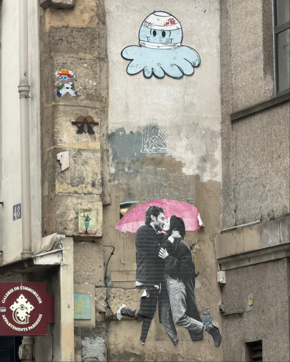 Koralyen8's tweet image. hyune our parisian boy 🤍