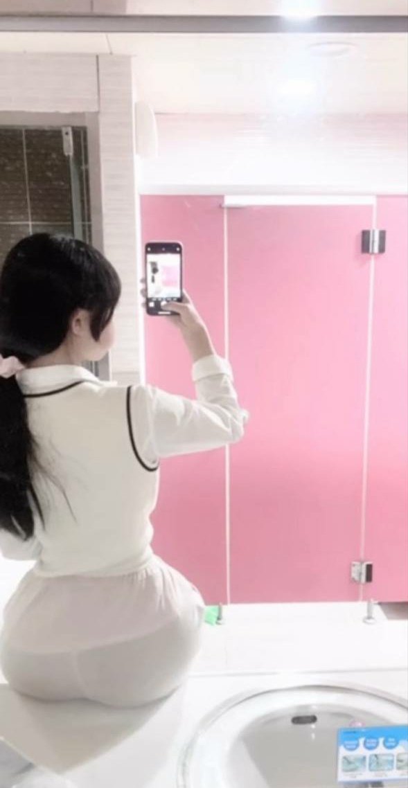 학교간 하린이
#맘눌뎀 #로망트