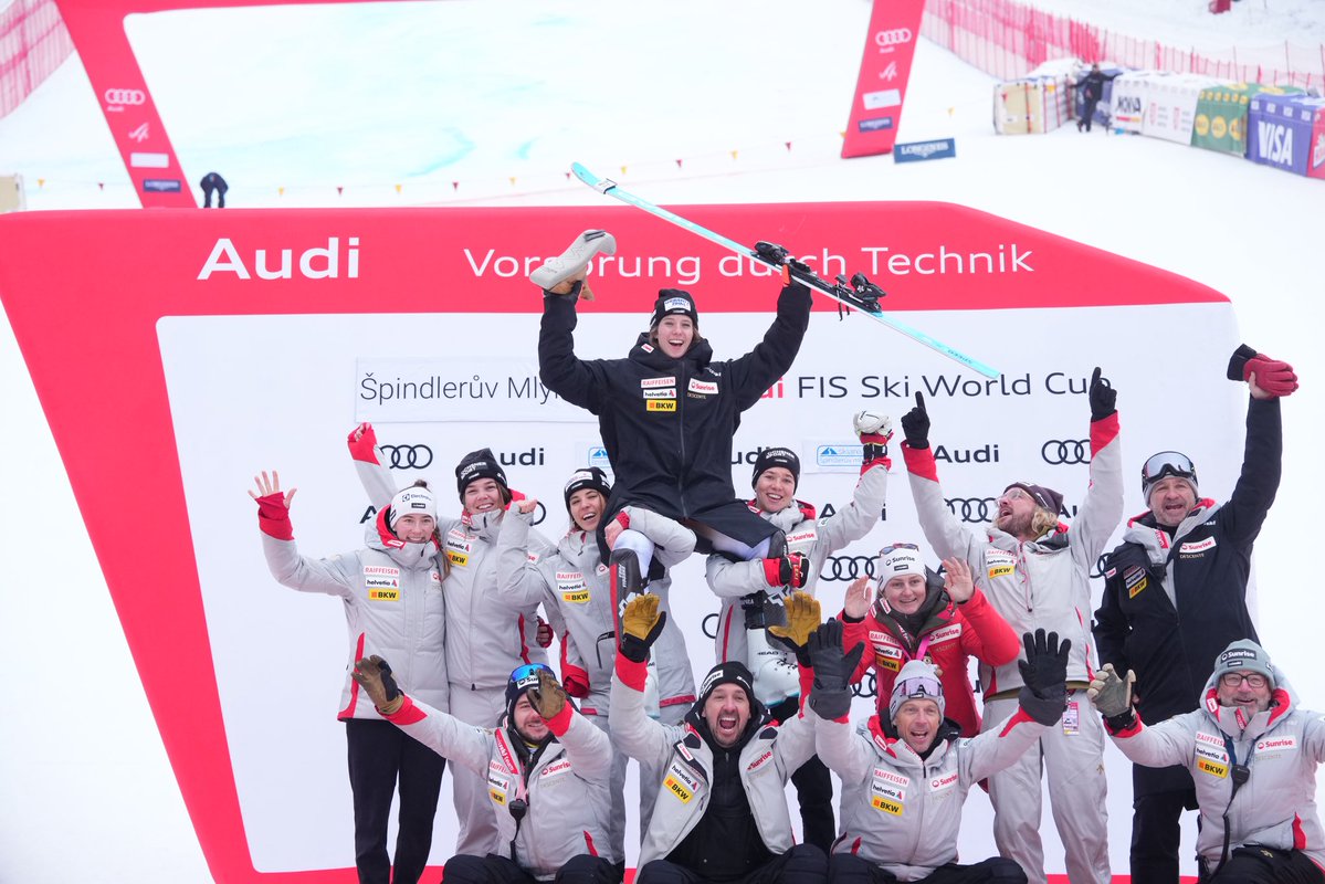 fisalpine's tweet image. Amazing podium to close the weekend in
Spindleruv Mlyn! 🇨🇿❄️

🥇 Mikaela Shiffrin 🇺🇸
🥈 Camille Rast 🇨🇭
🥉 Emma Aicher 🇩🇪

#FISAlpine #WorldCupSpindleruvMlyn

📸 FIS / Action Press / Gabriel Kuchta