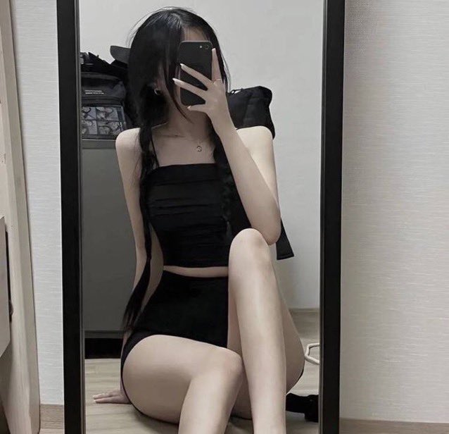 我好想要被填满的那种感觉，希望能来个成熟幽默男人。