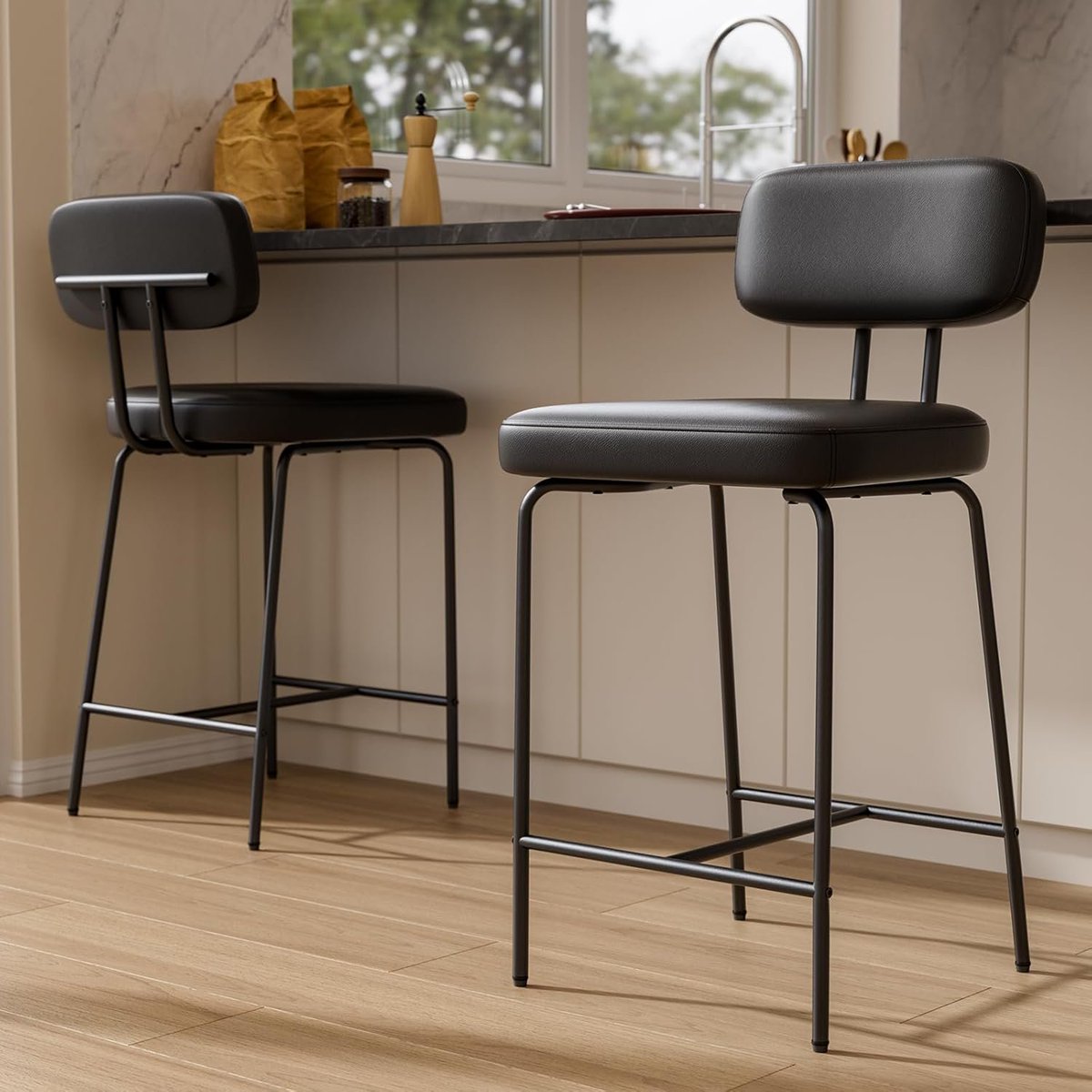 familydealvibes's tweet image. Bar Stools Set of 2, Kitchen Counter stools with Backs and Metal Legs, 26 inch Barstools for Counter Height, Leather in Black For  $99.99 

🔗sovrn.co/zgn81vk

#Deals #StoolSet