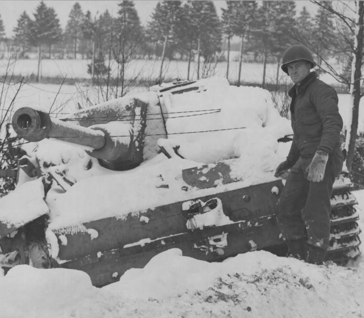 Ending Jan 25, 1945, the Battle of the Bulge was America's costliest fight during WWII. Despite sub-zero weather and 80,000 casualties, American troops held their ground. This resilience changed the course of history, securing victory in Europe by May. f3.social/6y08