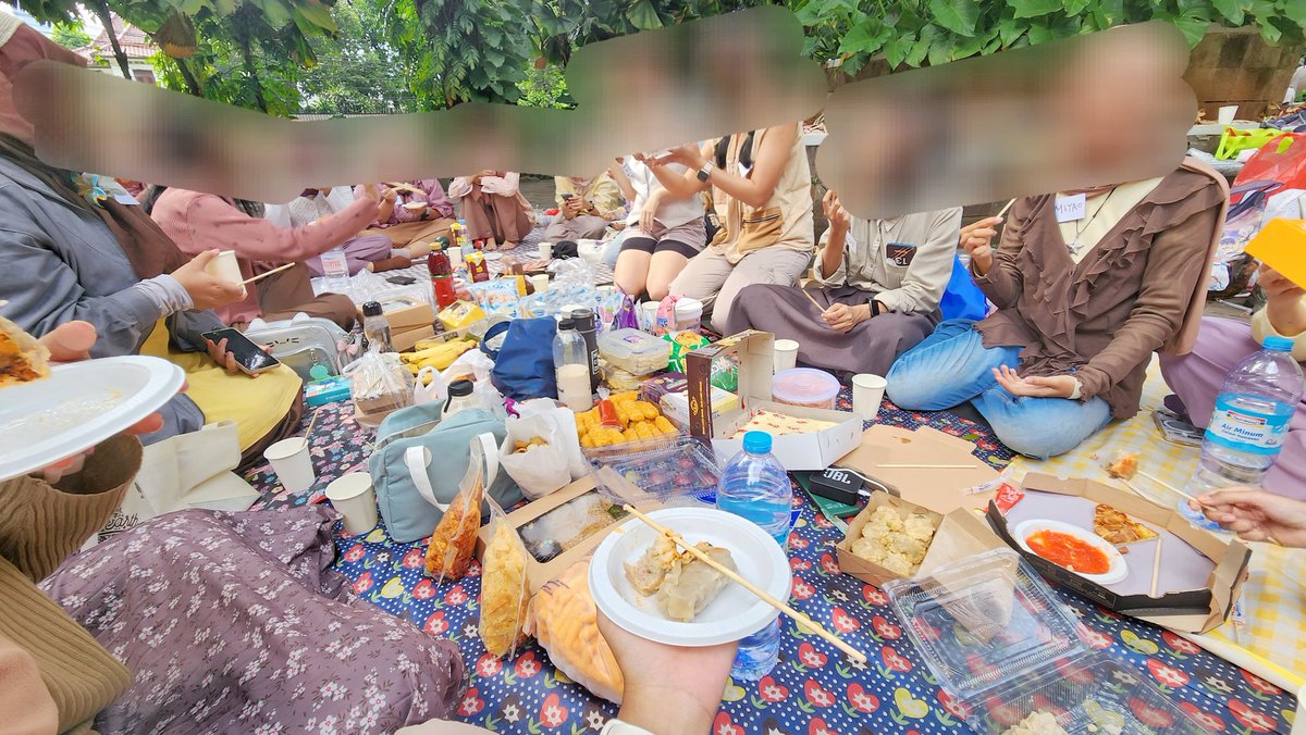 Piknik Ppeunline tema Pramuka today with <a href="/playwithPLLI/">PlaywithPLLI</a> 🫡💜💗