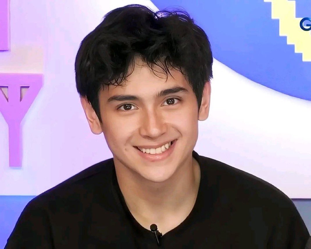 clntqsol's tweet image. my multo is if heath doesn’t get that spot in the big 4 this pbb season. he has it all—smart, strategic, funny, respectful, bubbly, family-oriented, and open to growth. bonus na lang ang looks niya 🥹 ilaban natin si moymoy hanggang duoo 🙏🏻

BBS HEATH