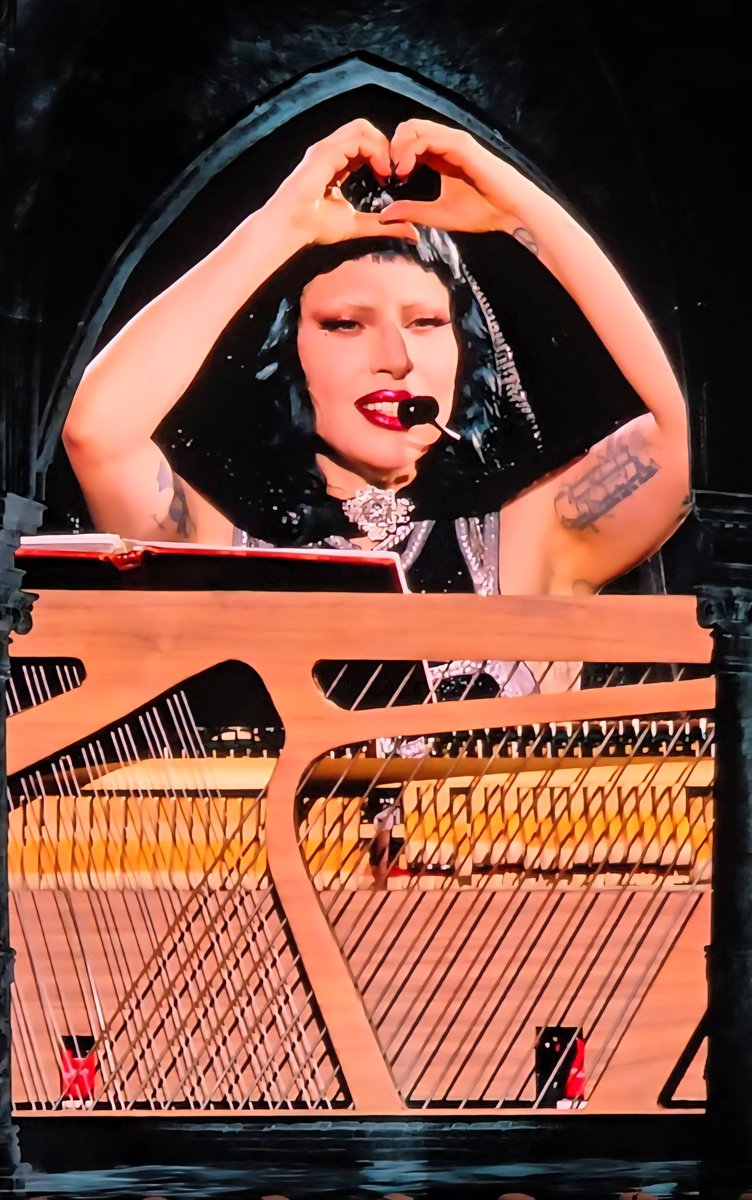 S_Yutter's tweet photo. ChromaticaBallぶりのガガ様ライブ！圧巻。楽しすぎたな～。

｢踊るか死ぬか｣　最高！
#LadyGaga #MayhemBallJapan https://t.co/M2MyAvEBCE