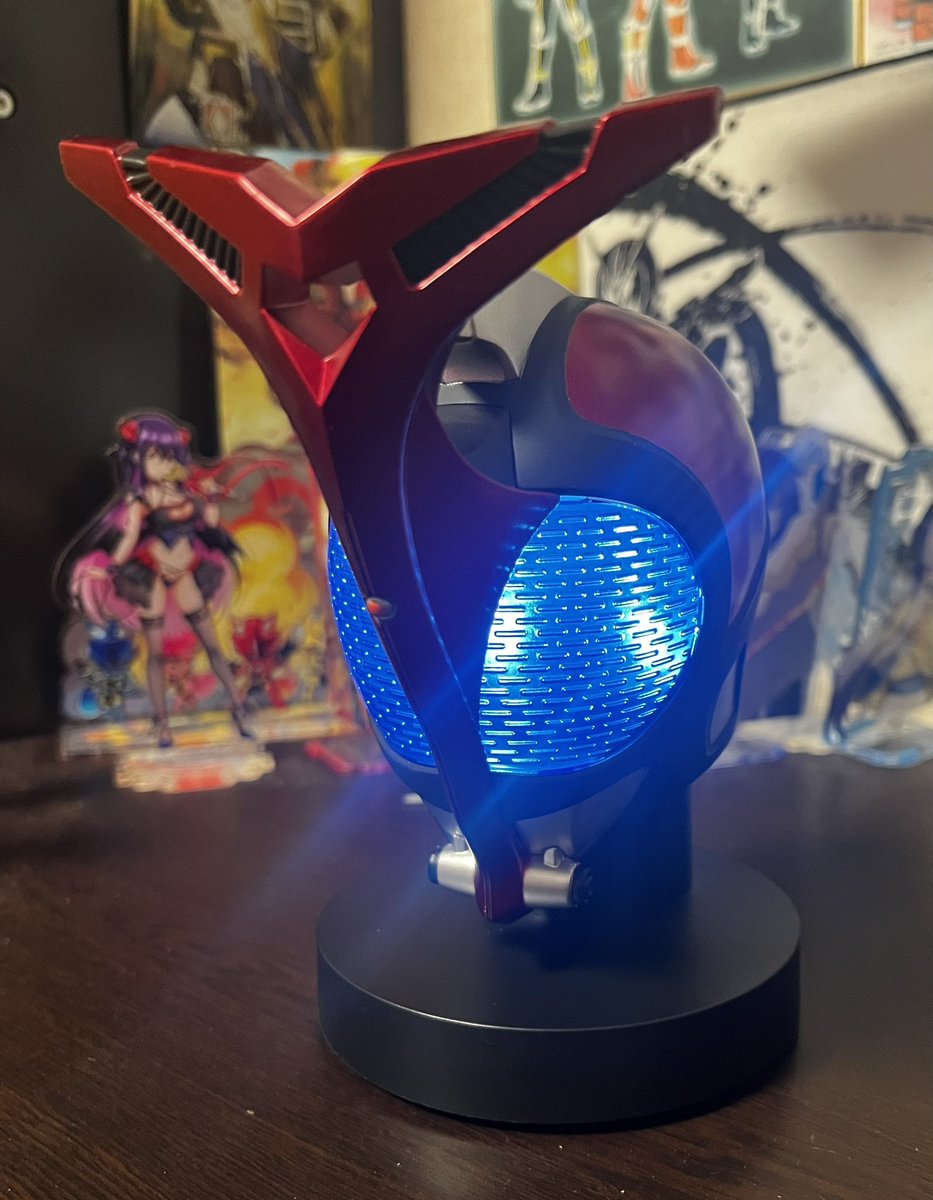 ゲーセンに巨大マスコレカブトがあったんでゲットして開封したら

なんじゃこのクオリティ…こいつ光るぞ
令和バンダイが食玩化を諦めたロストテクノロジー過ぎる