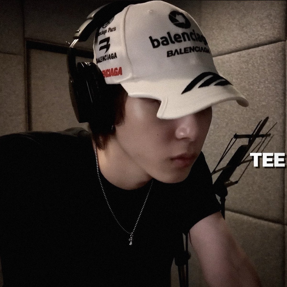 febursg's tweet image. 