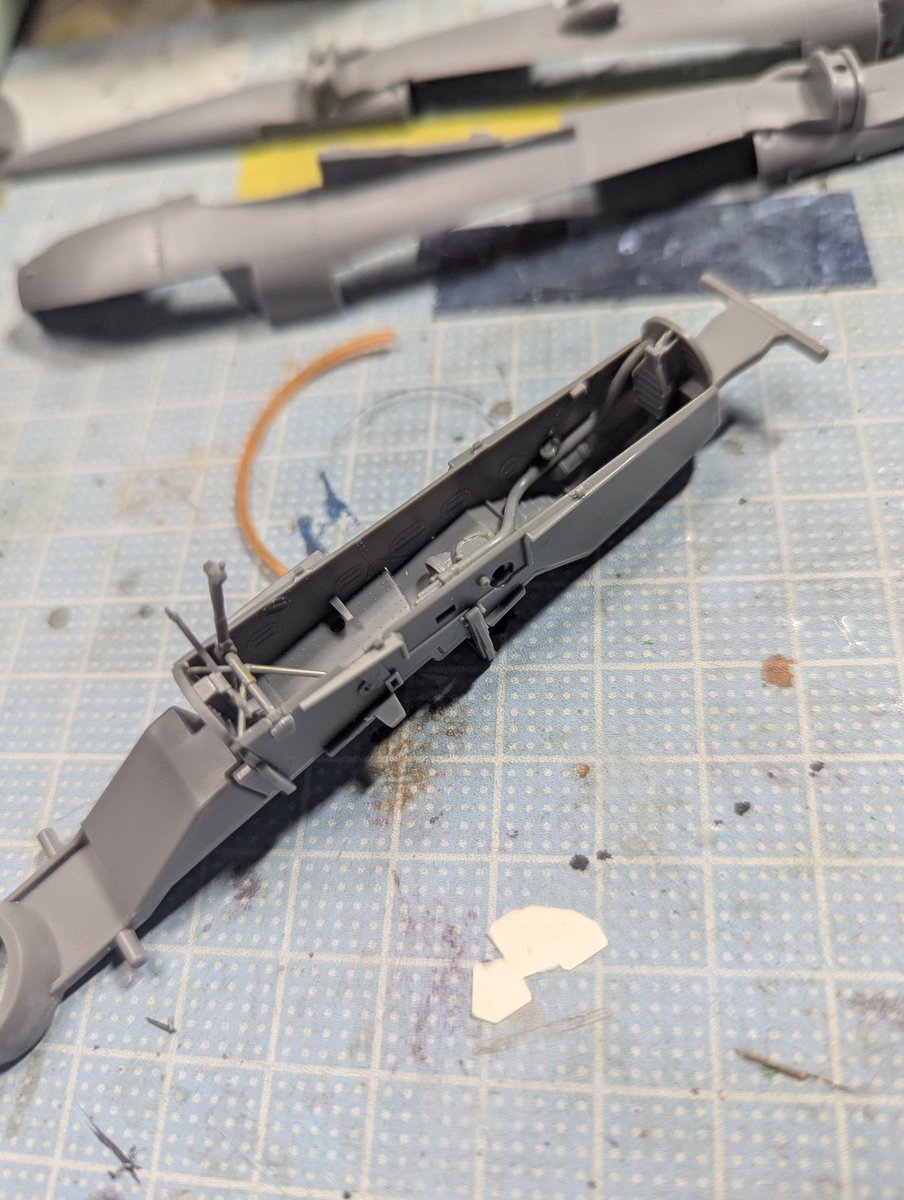 hit26's tweet image. #P38
脚収納庫の分割も立体パズルみたいで凄い。