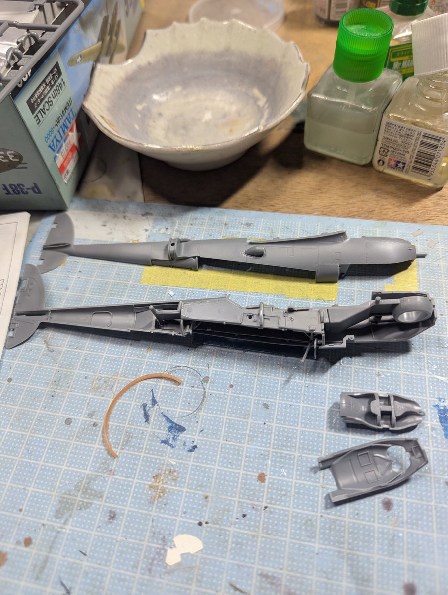 hit26's tweet image. #P38
脚収納庫の分割も立体パズルみたいで凄い。