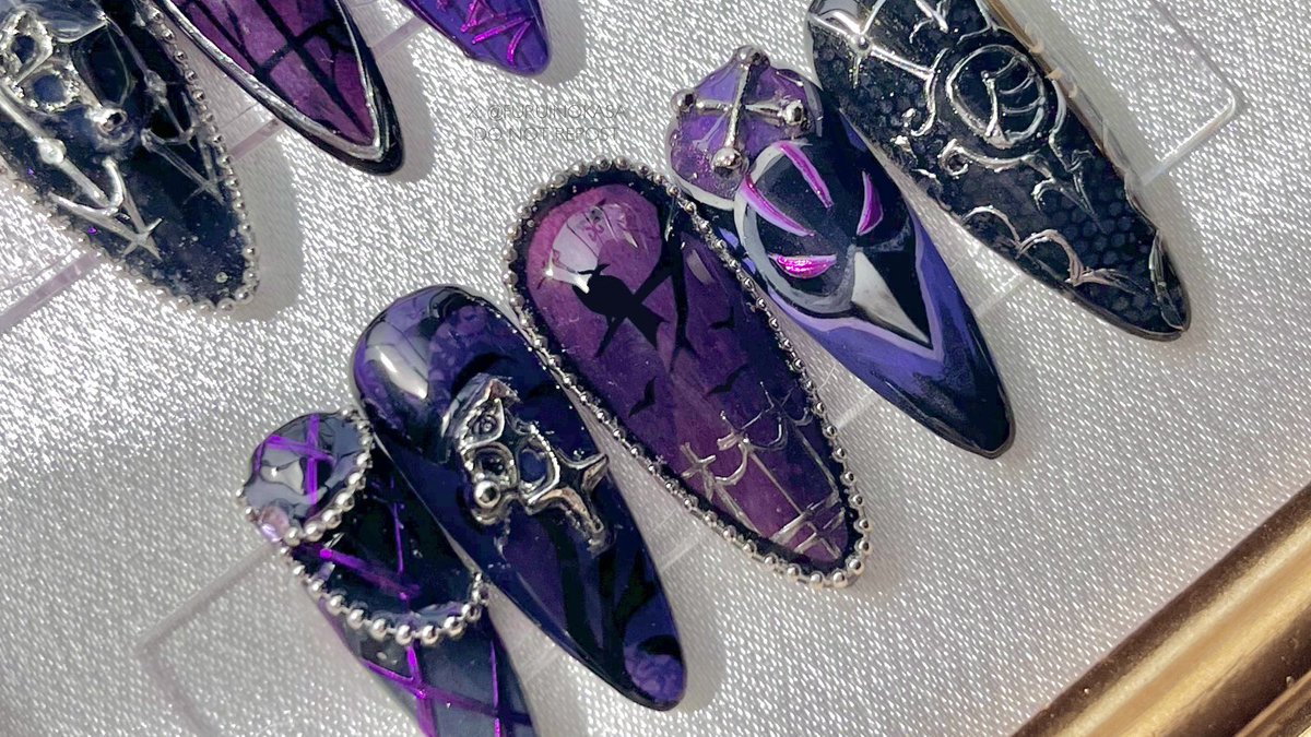 #VantacrowBringer inspired nails 🃏 can’t believe it’s been a whole year since i started doing nail art,, the improvement is real! really proud of this ╰(*´︶`*)╯💜