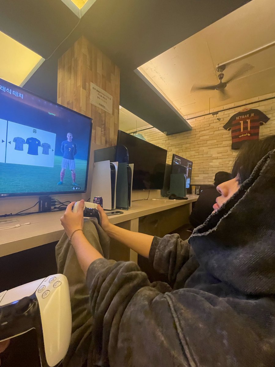 duckeggs889's tweet image. 가끔은 전남친이 그립다 사실 요즘은 맨날 그립다