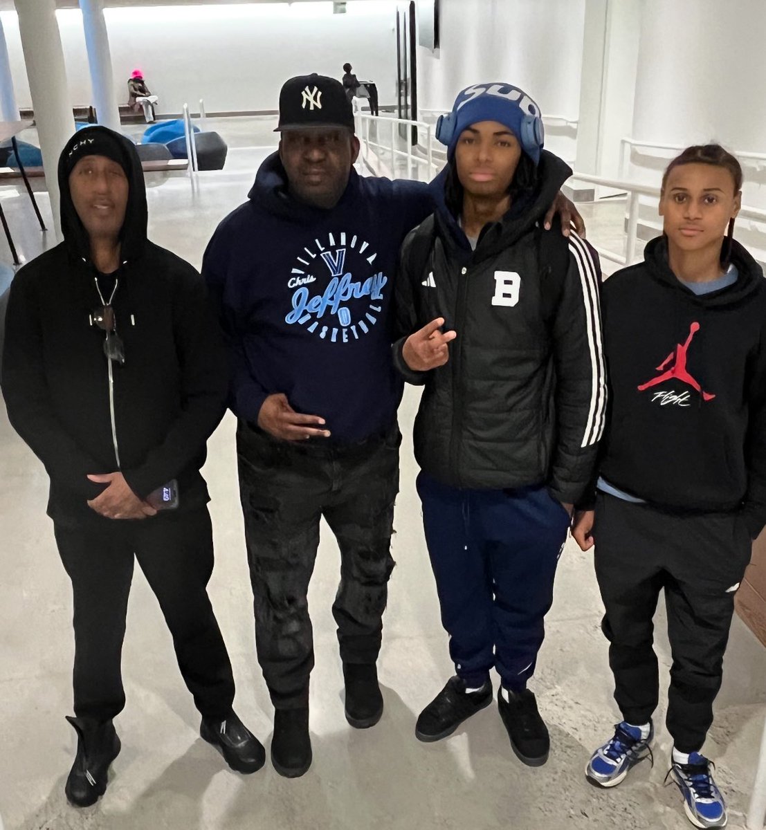 NYCBBallNetwork's tweet photo. Presents: This family right here @trayforthree, @rippcityfg connecting the present star @deronrippeyjr with a future star @iam_chris.12 . This is what it’s all about right here. 🫡🫡🏀🏀🏀🏀🏀🏀🏀🏆🏆🏆🏆🏆🏆🏆1️⃣1️⃣1️⃣1️⃣1️⃣ #explorepage✨ #exploreeverything #basketballheadzz https://t.co/NkxSbybG6B