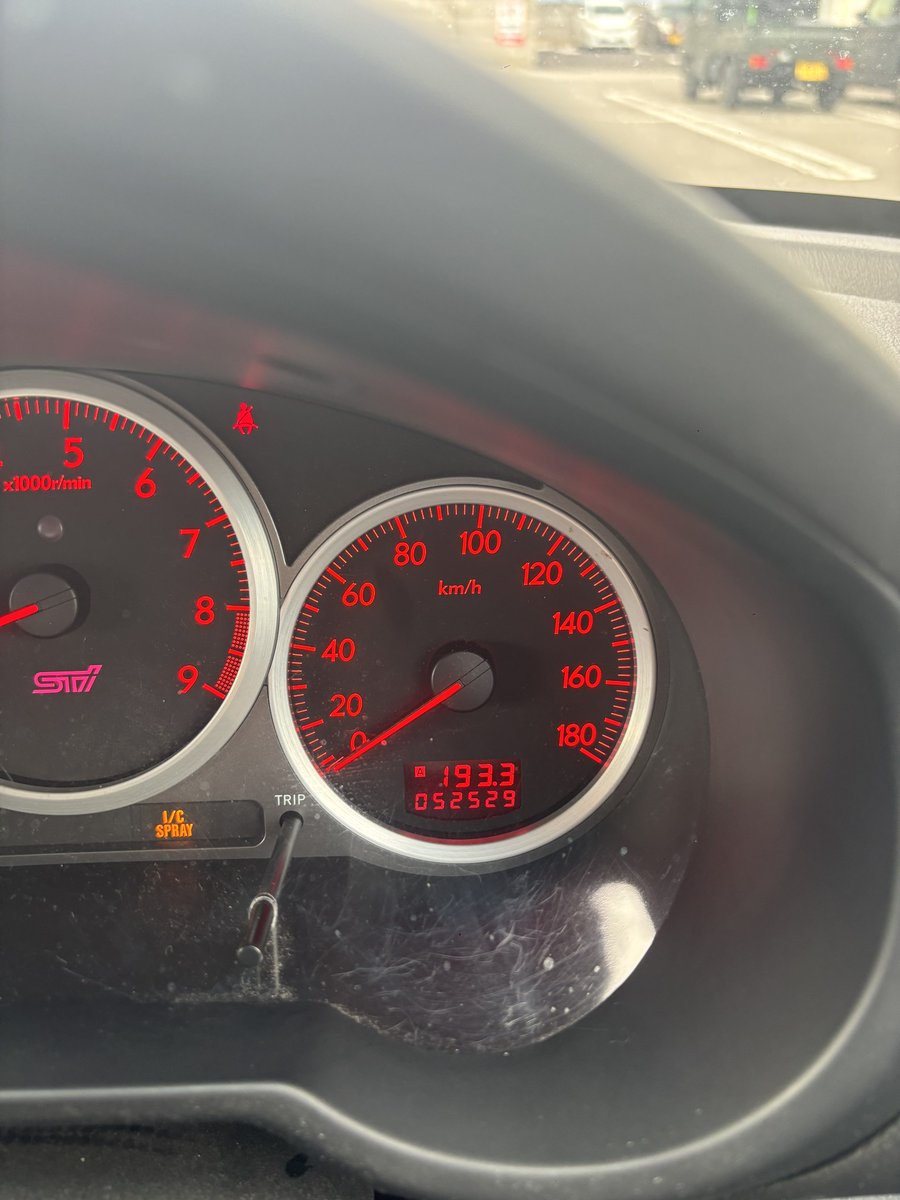 しおんです tweet media