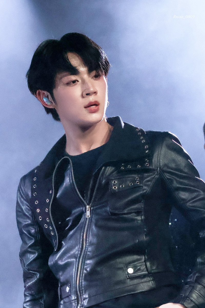 Rnine🐰 tweet media