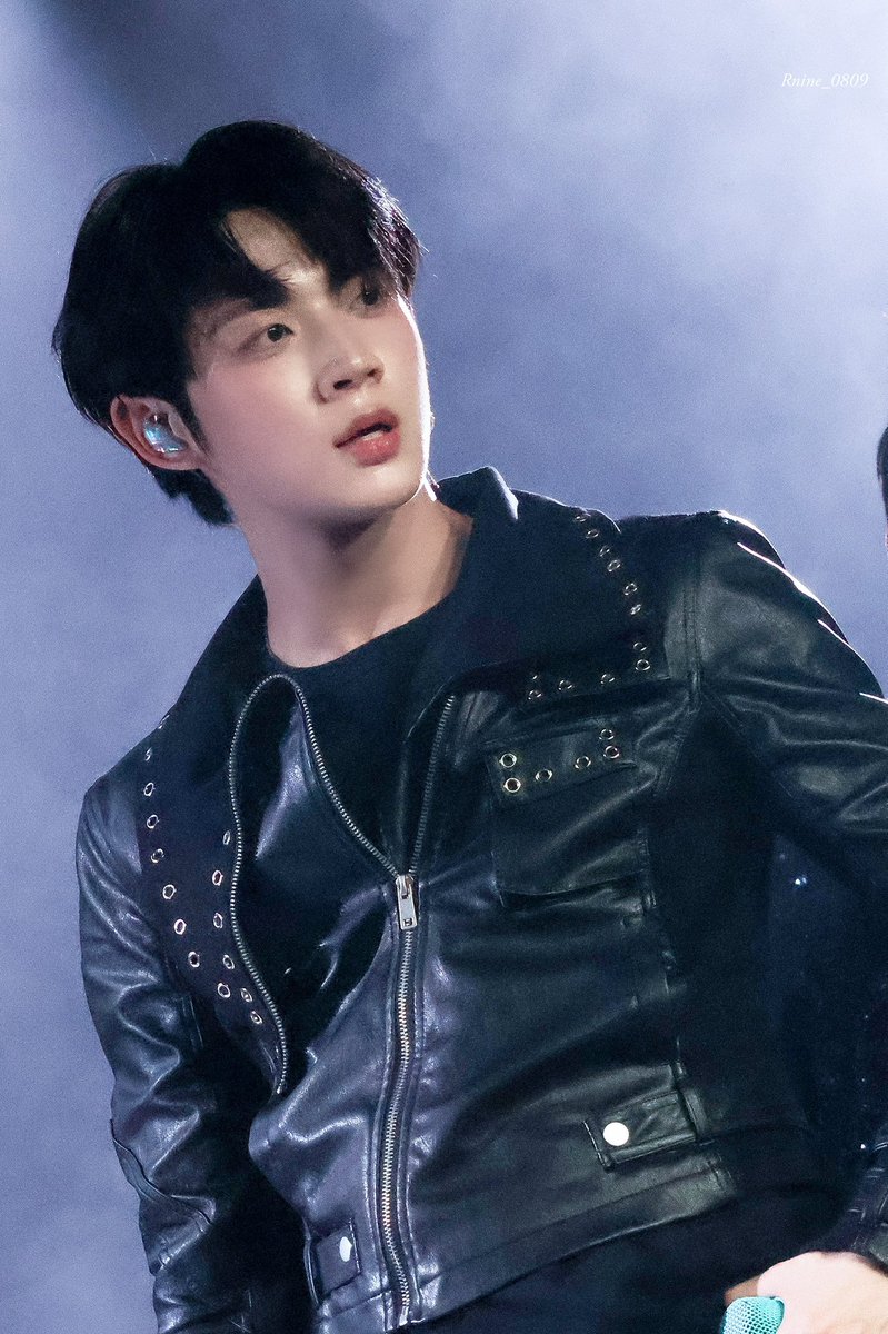 Rnine🐰 tweet media