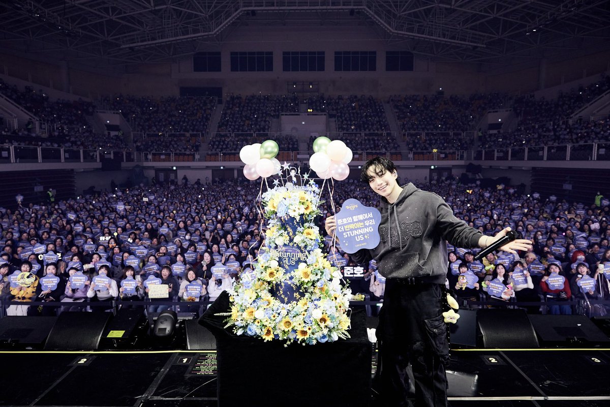 Kkorepo's tweet photo. 「#2PM」#ジュノ、ソウルファンミ終了…「私の前を照らしてくれる私の全て」 
🔗https://t.co/gPljZ3KmSk https://t.co/GaATsPaJ4O