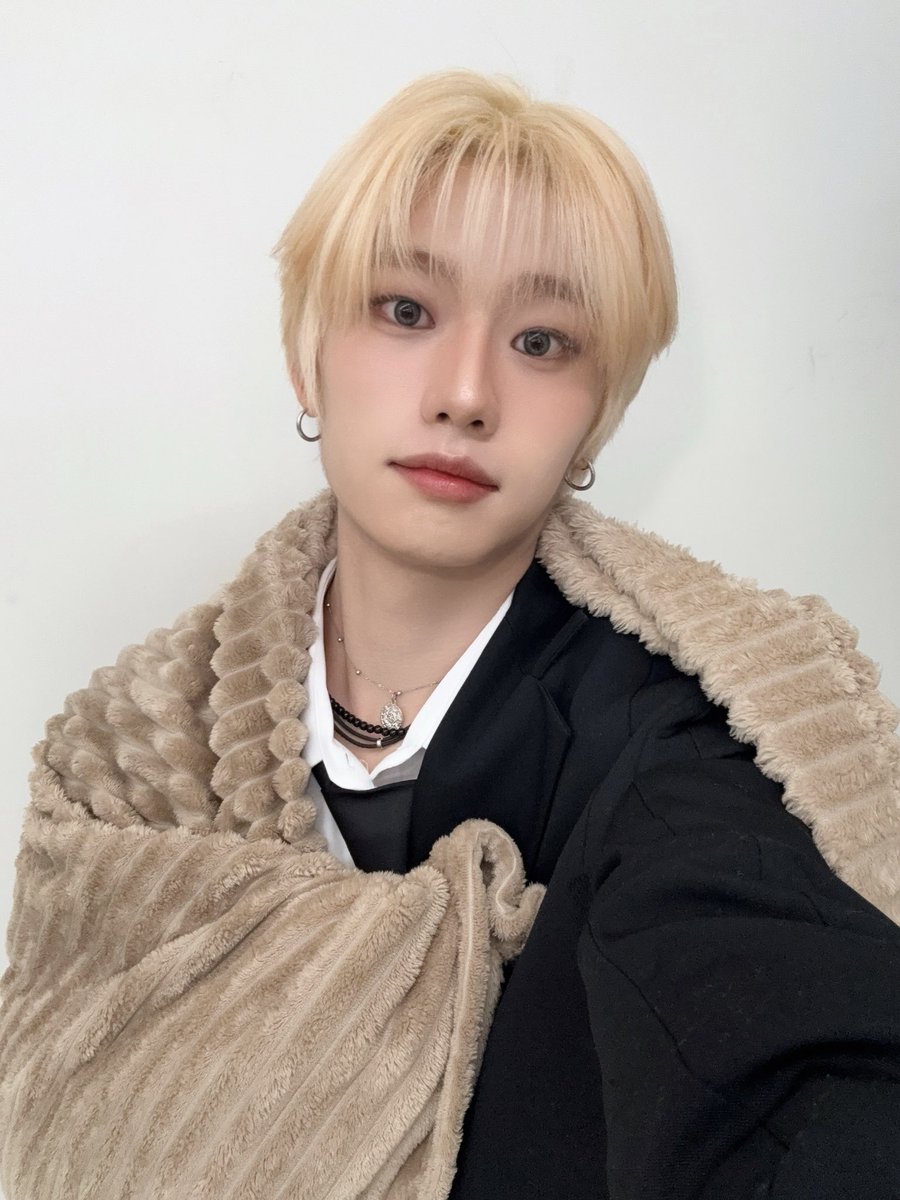 AIMERS_members's tweet image. 요엘이가 원해서 하는 생일파티🎉(요원생)
오늘 함께해줘서 고마워 에이밍 !!🙇🏻‍♂️🥳♥️
오늘 하루가 매일매일 생각날거야 😚🙇🏻‍♂️♥️

#AIMERS #에이머스 #YOEL #요엘