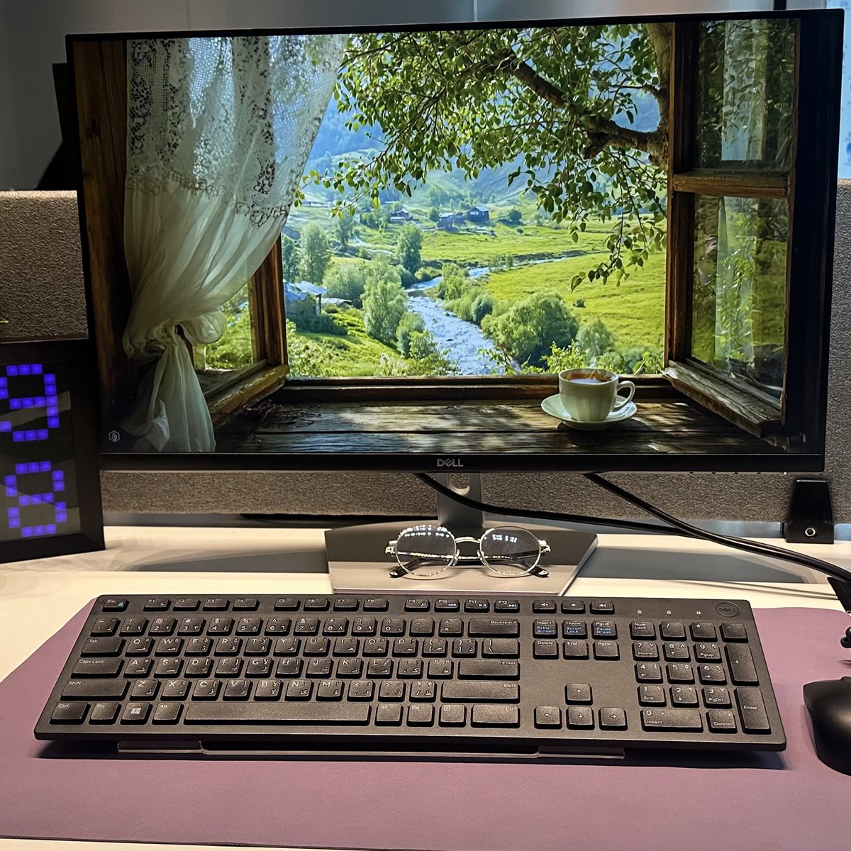 _ea04's tweet image. دوام الاحد😪