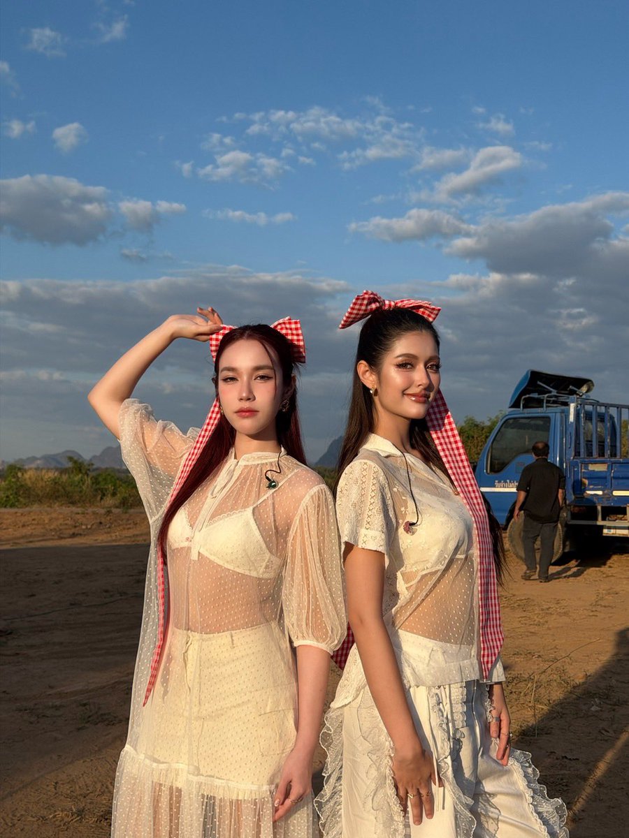 jmnkofficial's tweet photo. <Photoset> JMNK at ‘งานโขง Khong Music Festival 2026’ 🎆⚡️

📆 24 January 2026
📍สะพานมิตรภาพไทย–ลาว จังหวัดนครพนม

#khongmusicfest #โขงมิวสิคเฟส
#JMNK #JustmineNika
#XOXOentertainment https://t.co/4XGAjAgWyN