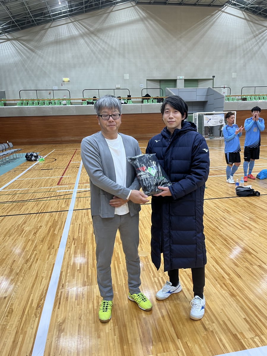 Saitama_Futsal's tweet photo. ベスト5

GK 野口 高司(FC九龍)
FP 鈴木 紫雲(パルーヲ)
FP 西野 達也(DLM大宮)
FP 榎園 昌弘(パルーヲ)
FP 須崎 光将(CALIENTE)

MVP
鈴木 紫雲(パルーヲ)

得点王
連石 響亮(FSO) 15得点 https://t.co/UvKjBh4aNC
