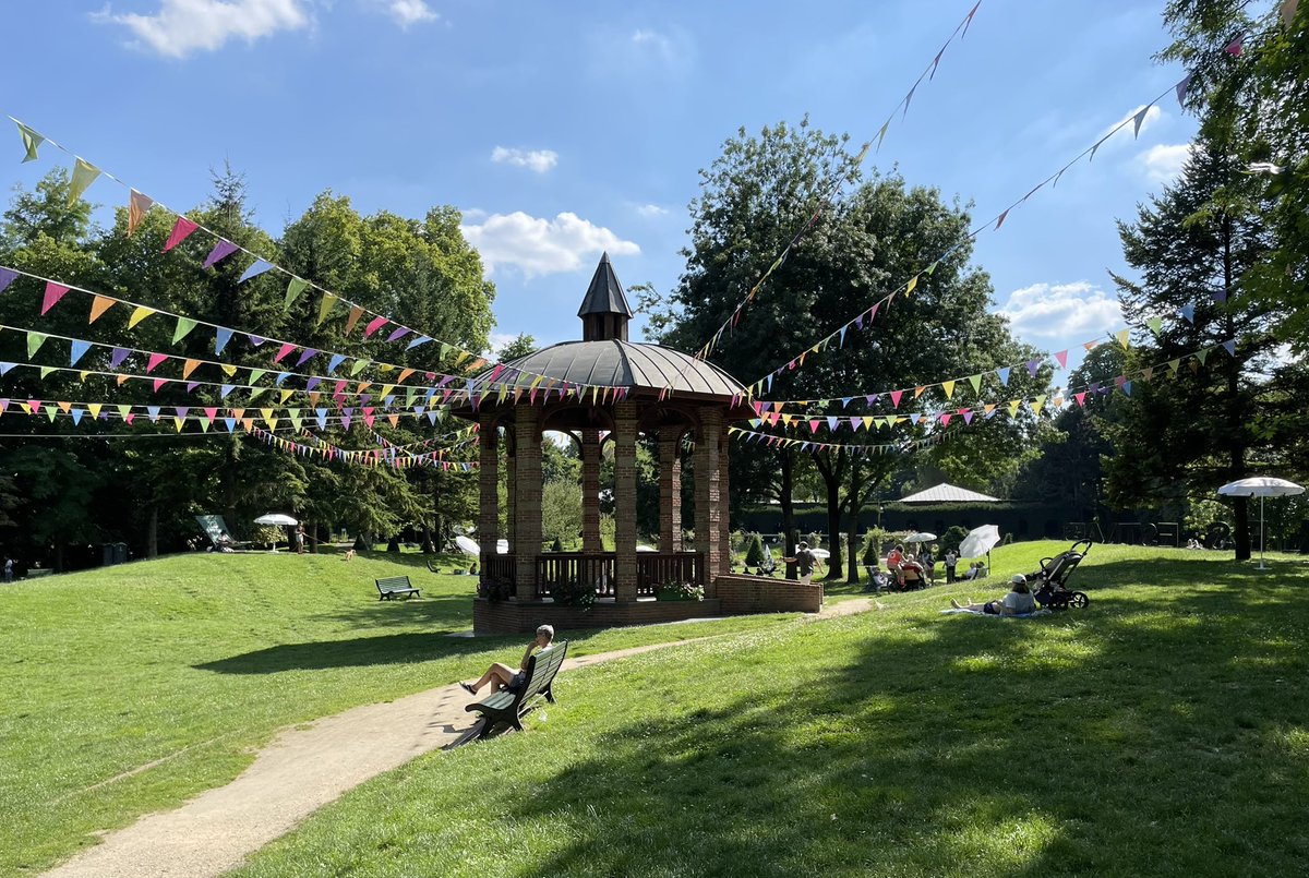 jonburkeUK's tweet image. I spent my holidays in Brittany and Paris last year and it was wonderful by every metric, despite a far lower GDP than the U.S.

The anti-European propaganda of Trump and his MAGA ghouls is a psychological operation designed to convince Americans that there is no alternative.