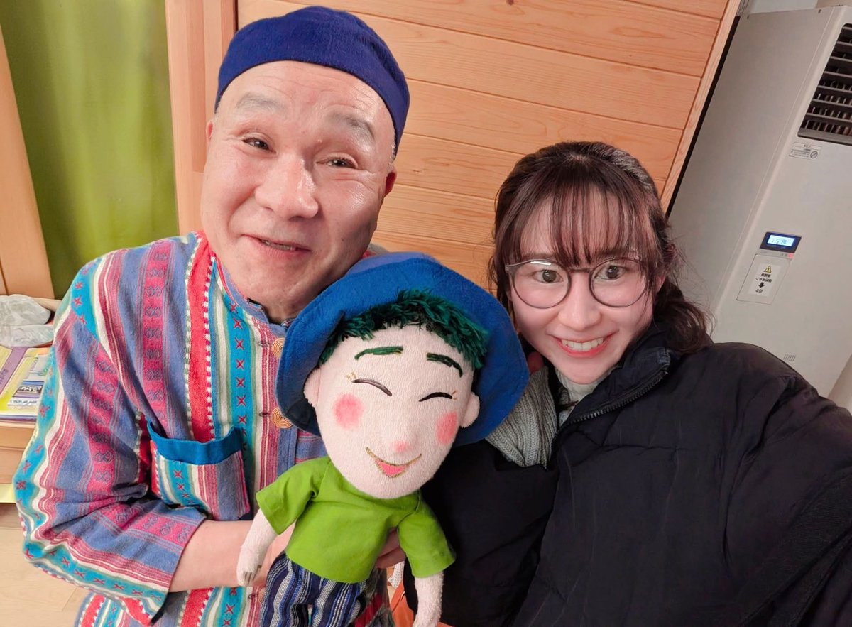 児童演劇職人。田中つとむさんに会いに伊那の子ども劇場へ。
お芝居の楽しさや面白さ。児童演劇のたのしさ。子どもたちのパワーを信じるワクワクさ。
たくさんのことをいつも教えてくださる大先輩。
72歳（古希2歳）になってもパワフルにキラキラお芝居をする姿が素敵でした✨
facebook.com/share/p/17uDKo…