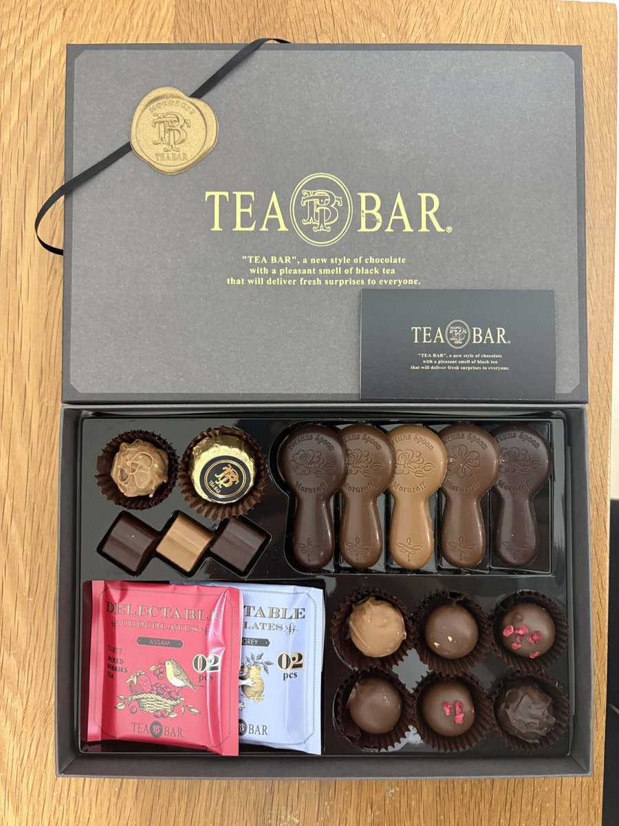 coffee10cacao's tweet photo. もちろん、他も購入しました。
いつも必ずリピするKOBE CHOCOとモロゾフ系列の「TEA BAR」。
2月のお茶菓子はほぼチョコレートです(笑)
#モロゾフ
#TEABAR
#KOBECHOCO
#アムールデュショコラ2026
#横浜高島屋 https://t.co/jIYgdbx8wm