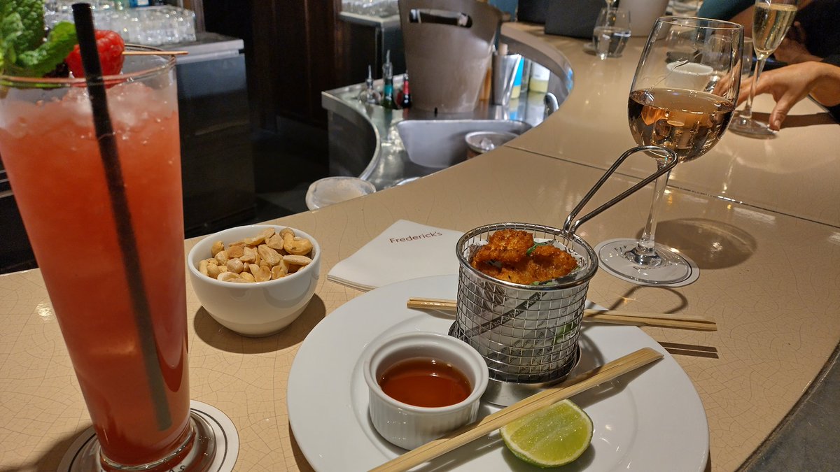 MovingScenes's tweet photo. Came across @Fredericks_N1 purely by chance and had a really lovely time. #saltandpeppersquid https://t.co/5XeqJo9yGS