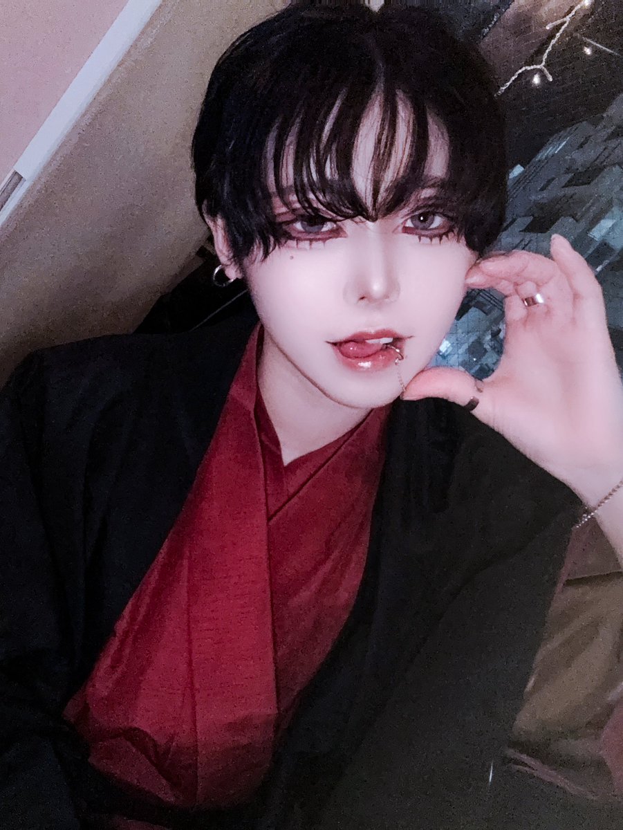 出勤しました！
新春祝賀イベント後半だよ！俺の和服見て(目に光片目入らなかった)