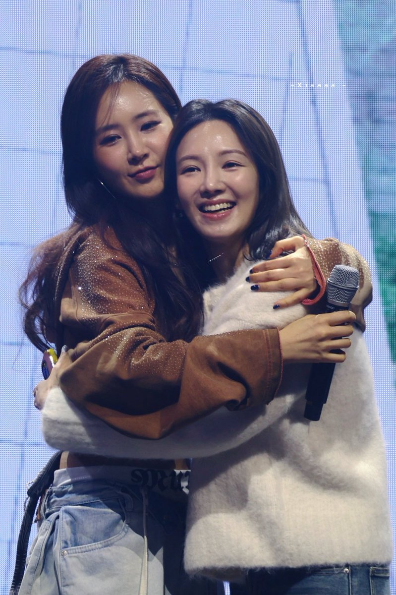 260124 YURIVERSE in Seoul

Hug Hug🫂 

#소녀시대 #효리수
#김효연 #효연
#권유리 #유리
#최수영 #수영
#YURIVERSE #YURIVERSEinSEOUL