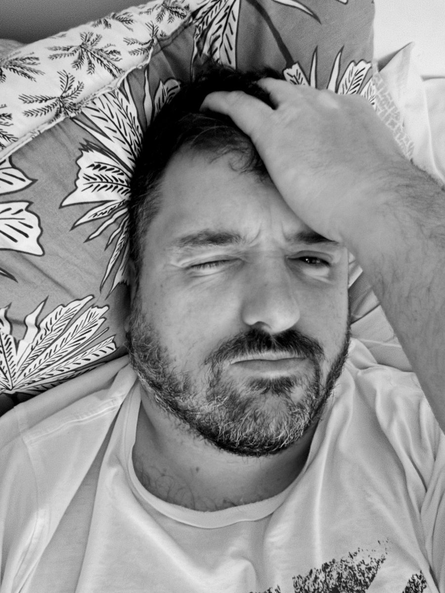 Je vais à Megève, Lille et Paris, et je ramène la grippe en souvenir. Sympa!!