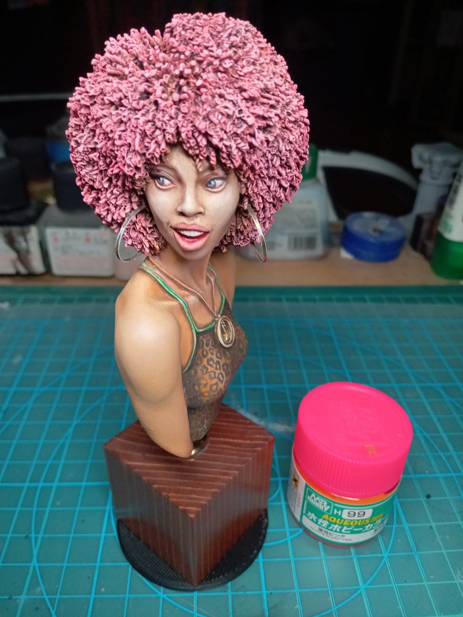 こだわってる訳じゃなく。

自己流なんで、その塗料しか使えないだけなんす。

出来る事ならカッコいいシタデルとかファレホ使ってみてーw

（↑ま、使いこなる訳きゃないんすけどねm(__)m）