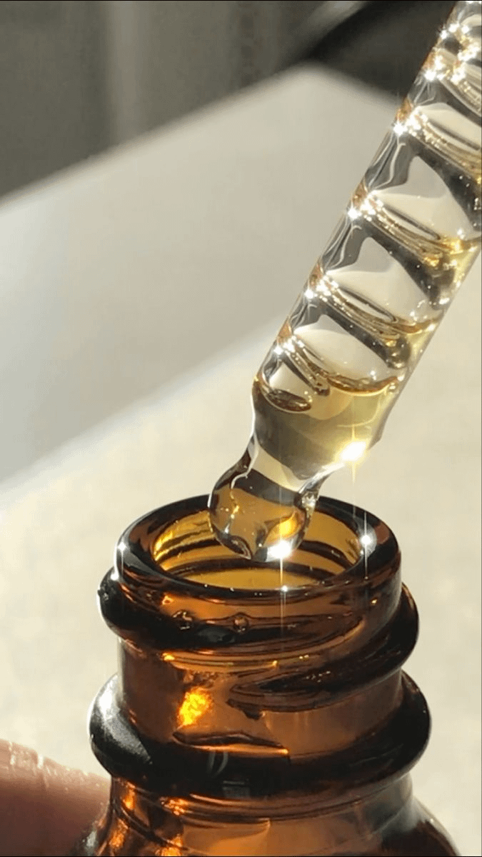 LealtadSabia's tweet photo. La limpieza intestinal con aceite de ricino es la más poderosa que puedes hacer en casa.

Una purga puede limpiar décadas de acumulación, restablecer la digestión y dejarte más liviano y alerta en cuestión de horas.

En este hilo explicaré cómo funciona y cómo hacerlo de forma segura: