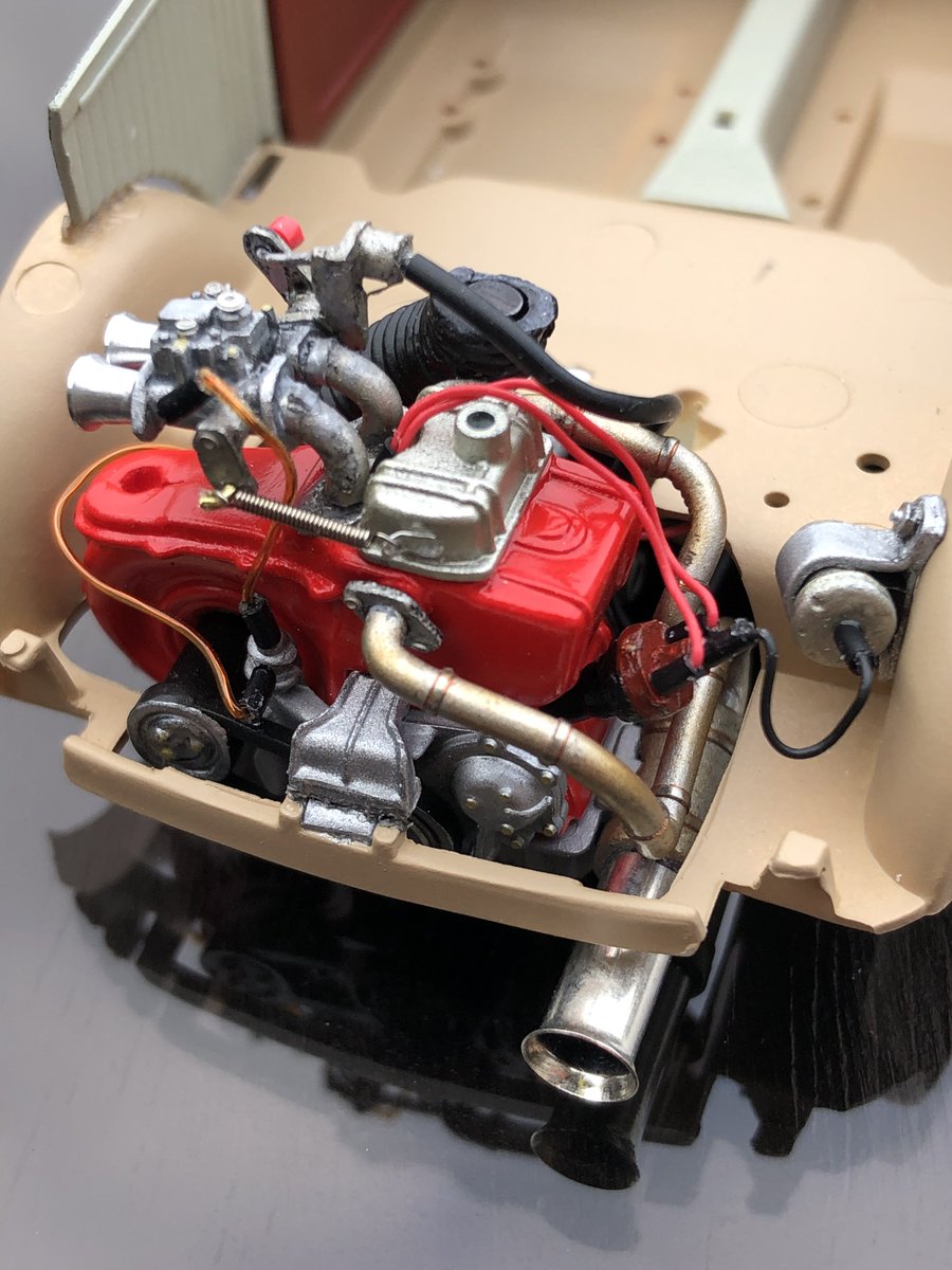 Fukulou318's tweet photo. #REMAGINED

FIAT ABARTH 695 SS
" REMAGINED ”

アクセルリンケージや
各パイピングが
済みました🥳✨💕

ヒャッハ～🥰✨💕🌟🦉

Custom from 
TAMIYA 1/24 Scale
FIAT ABARTH 695 SS

 #タミヤ
 #RESTMOD 
 #みんなのハイアングル見せて https://t.co/EUOOXVbanx
