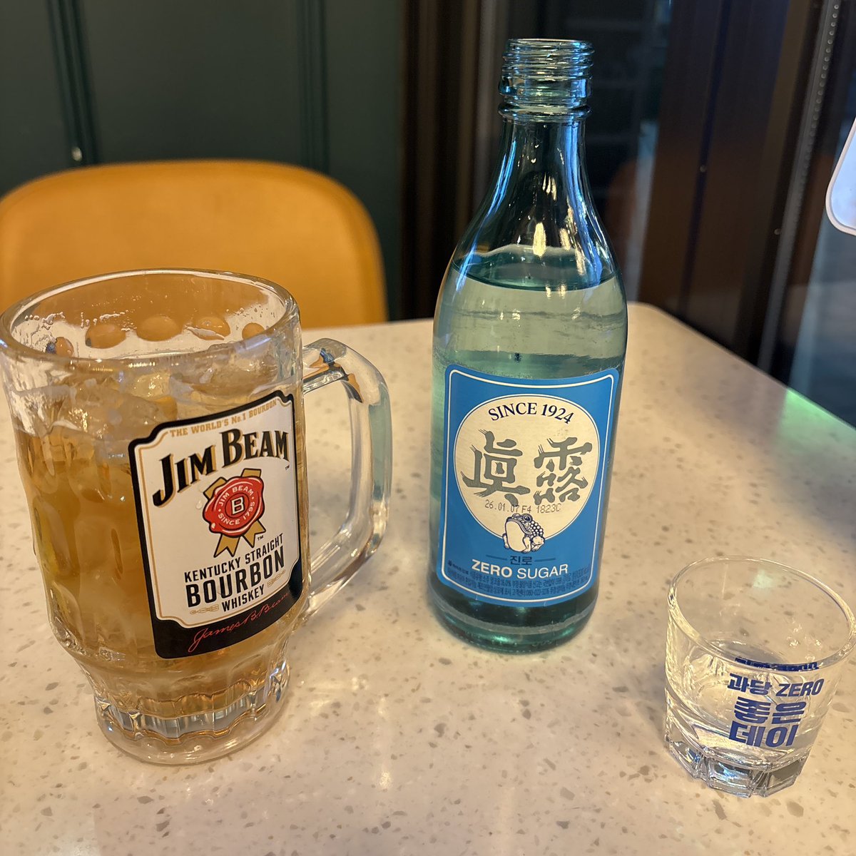 Classic Korean mix: frothy Jim Beam on ice + Jinro Zero Sugar soju straight.

Bourbon meets soju in Busan—perfect chill session. 🍻🥃

#Busan #Soju #KoreaLife #Jinro