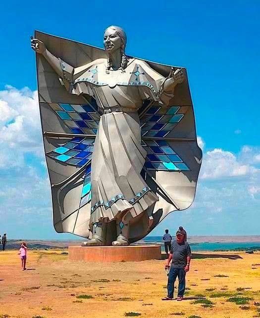 I don't know why this hasn't received more publicity, but this fifty-foot sculpture was unveiled recently in South Dakota.
It's called 'Dignity' and was done by artist Dale Lamphere to honor the women of the Sioux Nation.