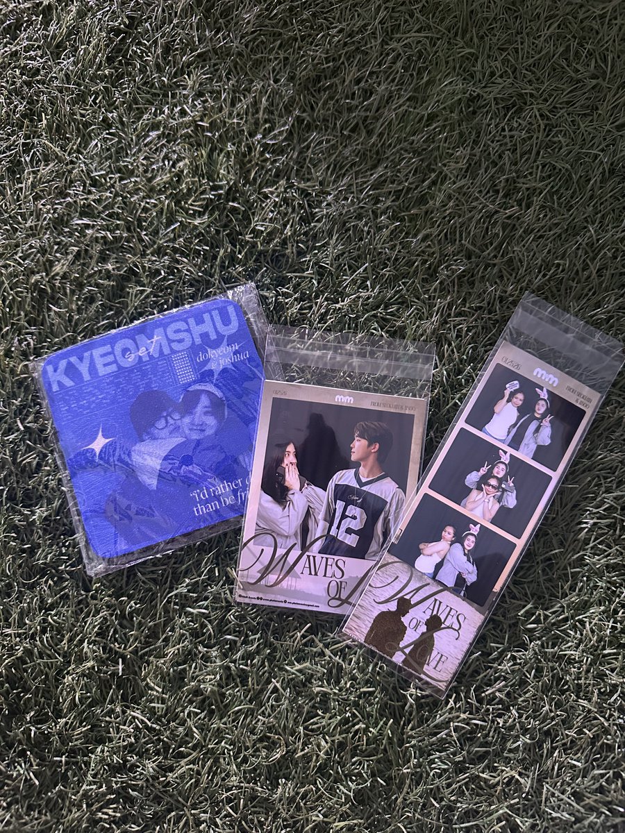 joytoseventeen's tweet photo. #WavesOfLoveKYEOMSHU
—seoksoo pc
—matcha from @calimatcha
—freebie from @kyeomcam_
—flirting w/dino & @ramkyeom04 photobooth from @mmphotoevents
—pagpasok palang napasigaw na sa display 😭 https://t.co/pN4ojcgSN1