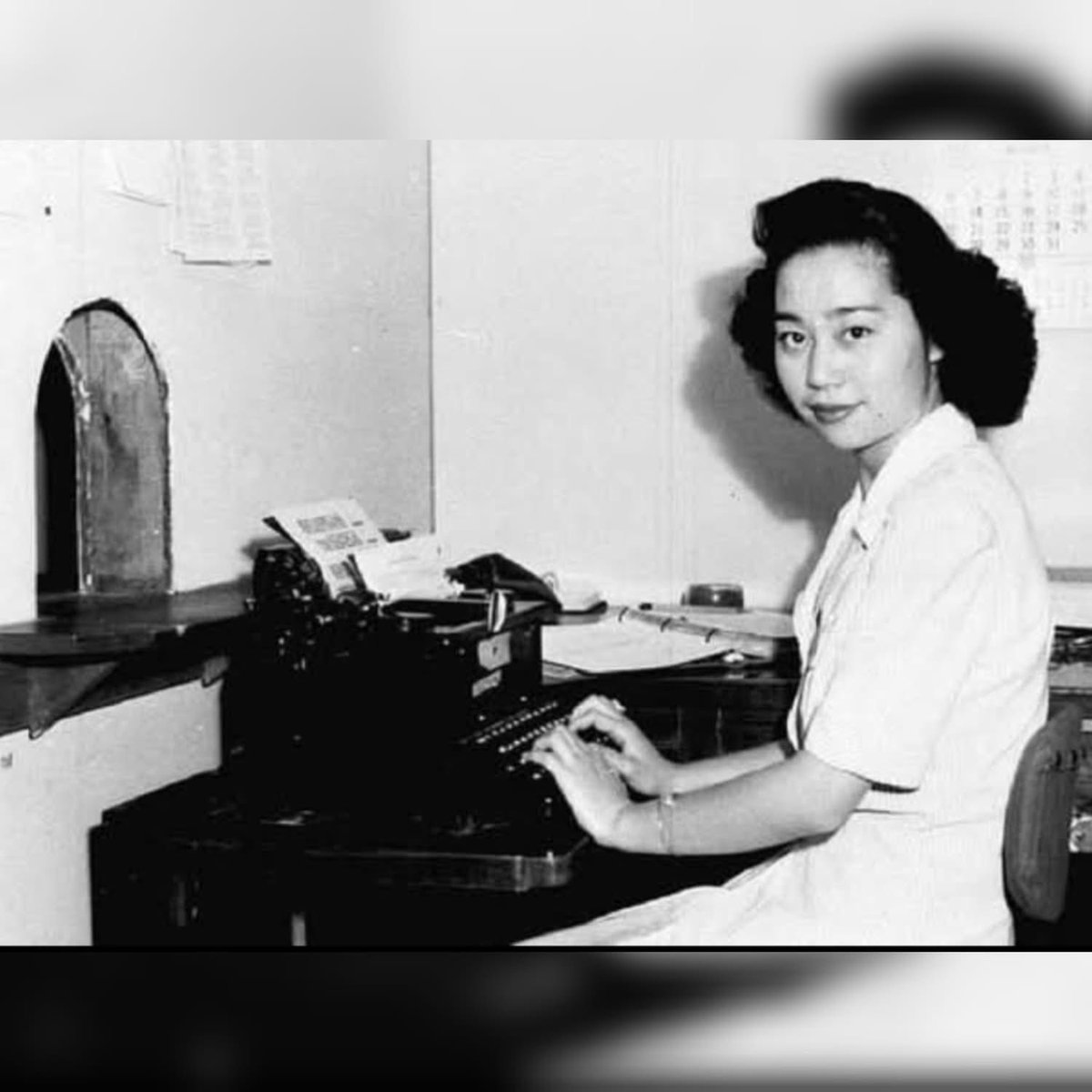 « En 1943, le gouvernement des États-Unis se rendit compte qu’il était sur le point de perdre une bataille juridique face à une jeune dactylographe de seulement 22 ans. Pour l’éviter, on lui proposa ce que n’importe qui aurait accepté sans hésiter : la liberté immédiate.
Mais