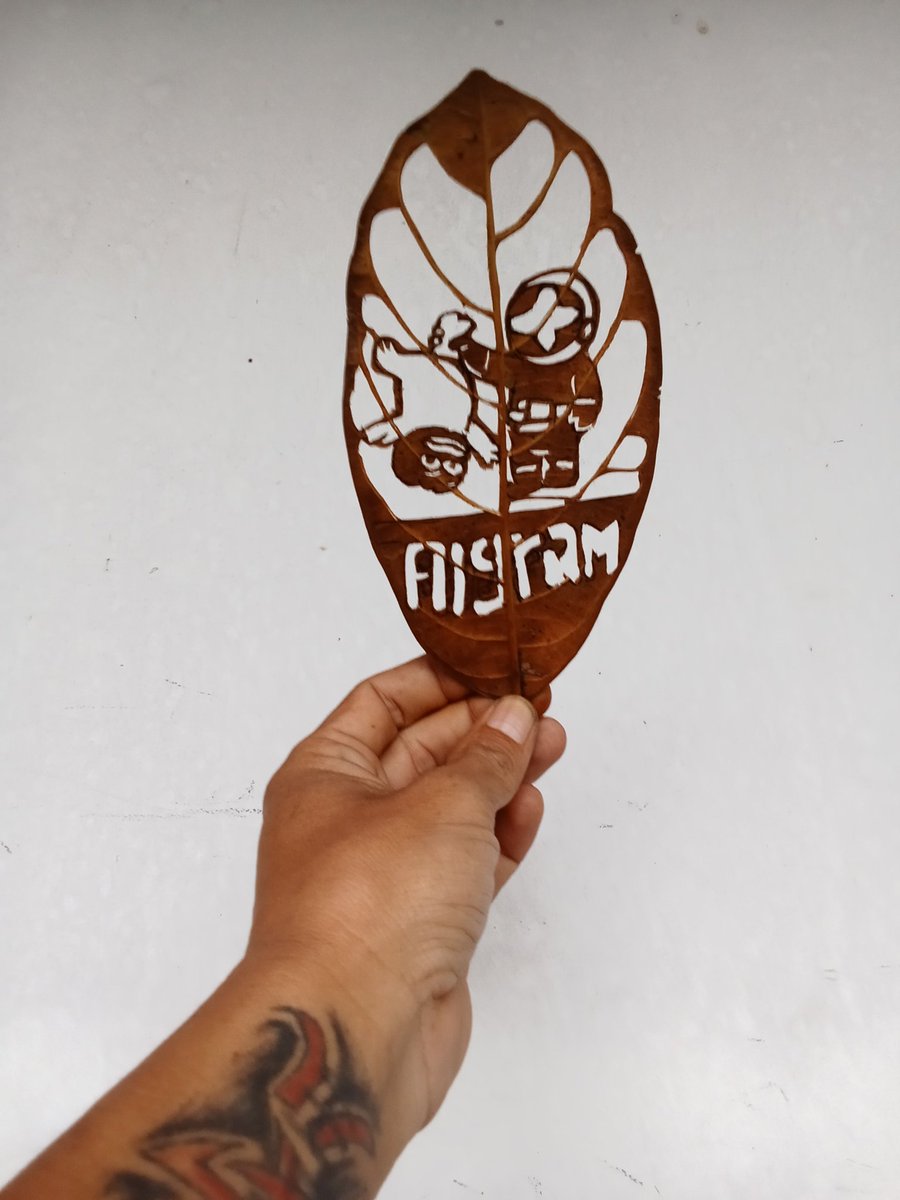 yanisurya568992's tweet image. Hello sir, this is my entry of leaf drawing art for this contest. I hope you enjoy it @aigram_official  LFG🔥
#MemeWar #AIgram