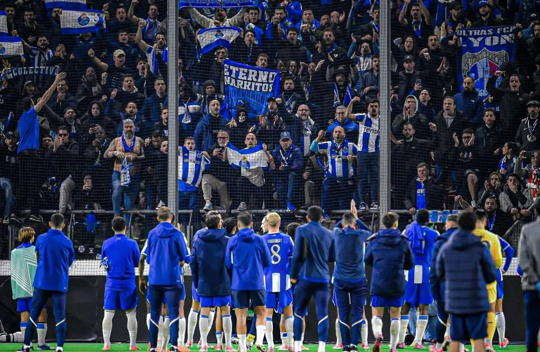 O FCPorto não vai atrás do prejuízo.
Está na frente. Confortável. Numa posição invejável. 

O objetivo é simples: 
➡️ Ganhar ao Gil Vicente
➡️ Ganhar ao Casa Pia
➡️ No Dragão, fechar o campeonato contra o Sporting.

3 Vitórias
Para rebentar com o balão.
Para acabar com as contas.